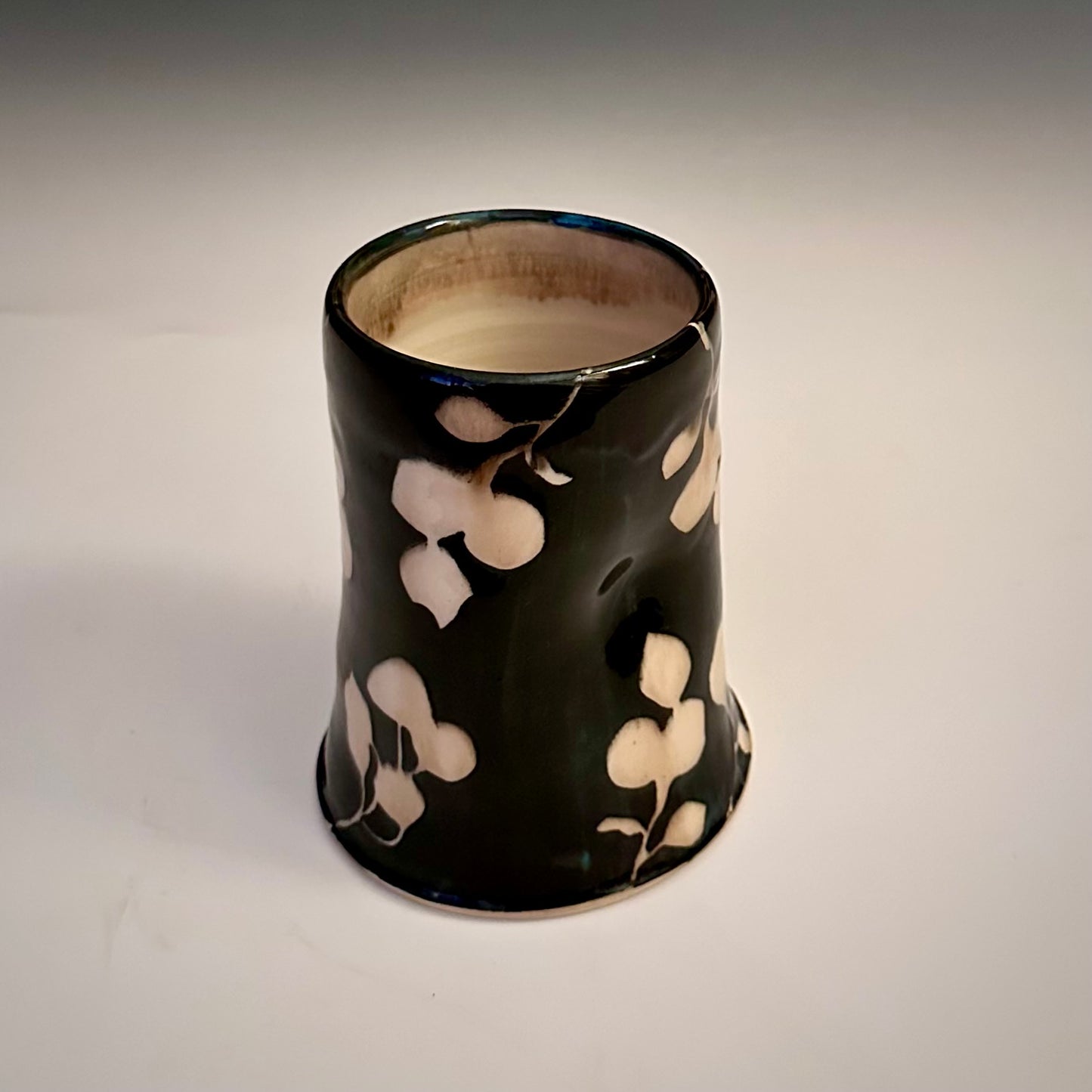 Ceramic Cup Black and White  Aspen Leaves  A2410