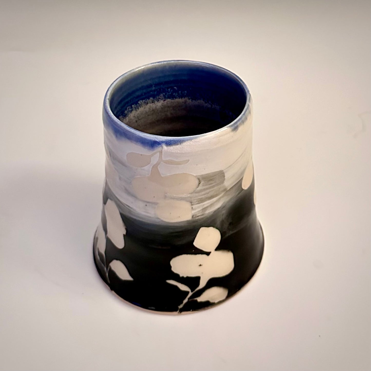 Ceramic Cup Black and White  Aspen Leaves  A2409