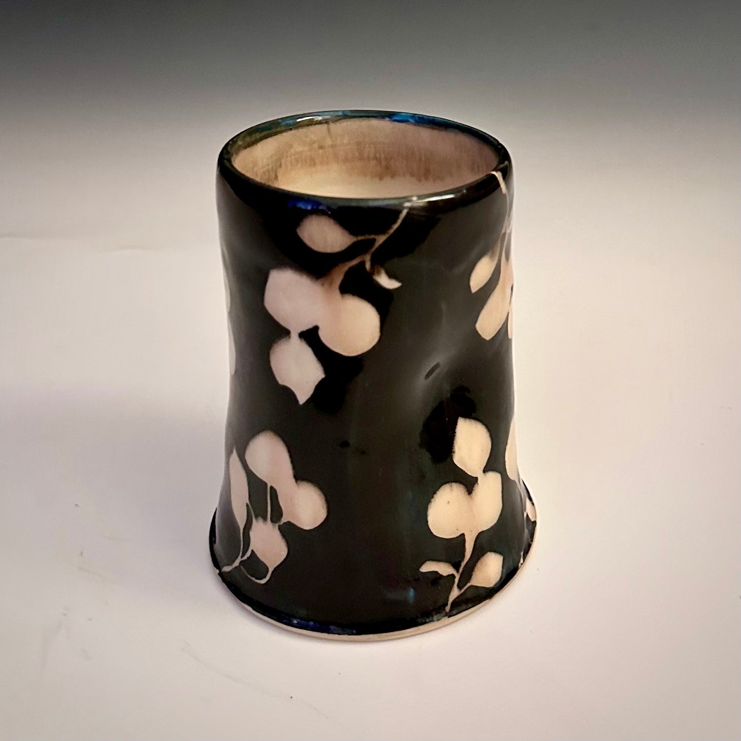 Ceramic Cup Black and White  Aspen Leaves  A2410